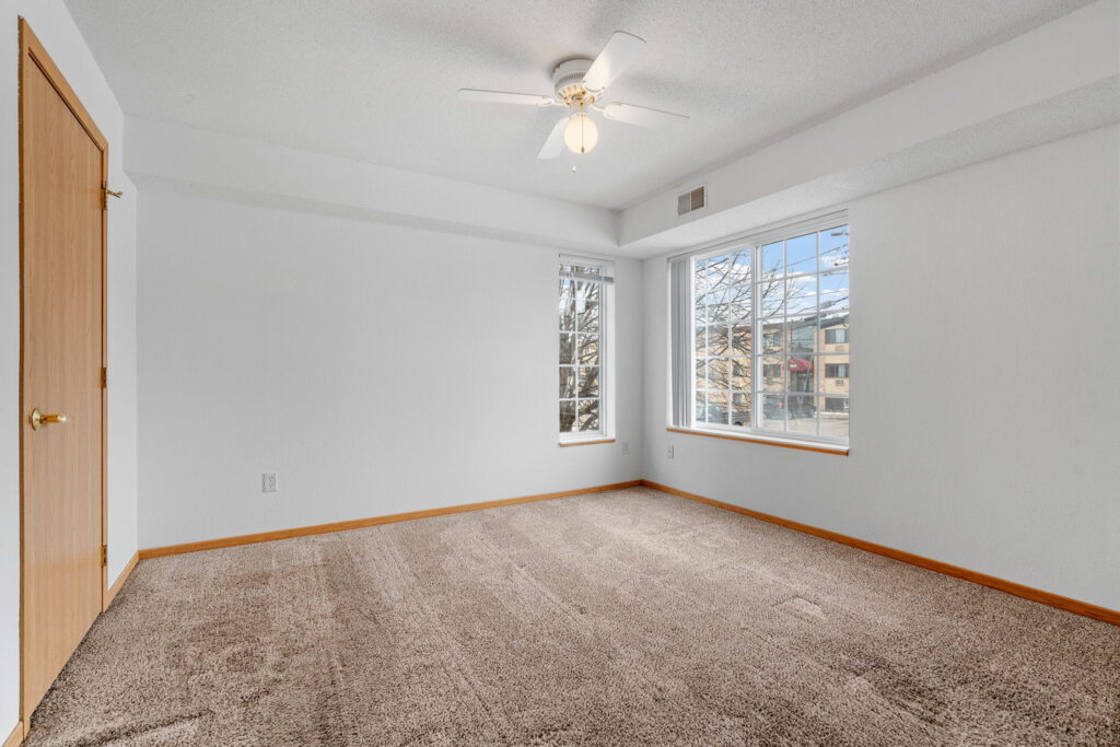 14-web-or-mls-1054 8th Ave-14