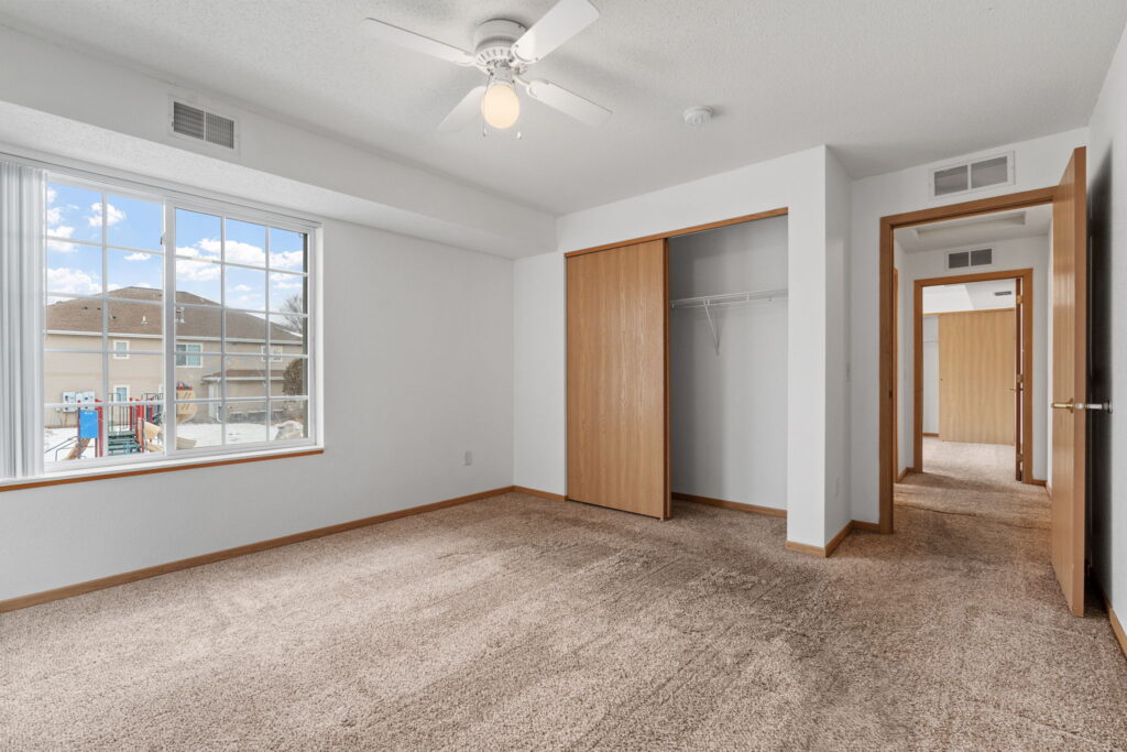 15-web-or-mls-1054 8th Ave-15