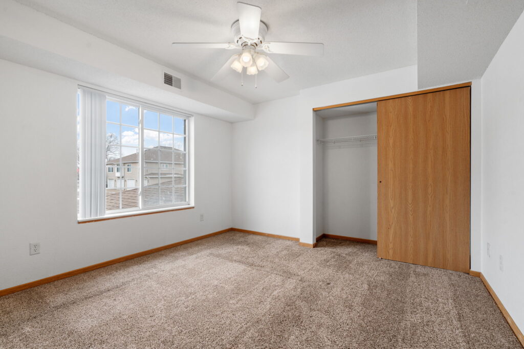 17-web-or-mls-1054 8th Ave-17