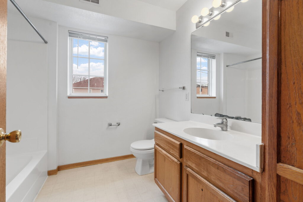 19-web-or-mls-1054 8th Ave-19