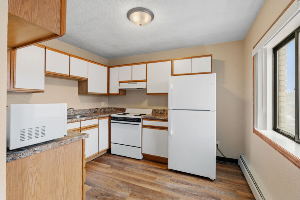 27-web-or-mls-1054 8th Ave-27