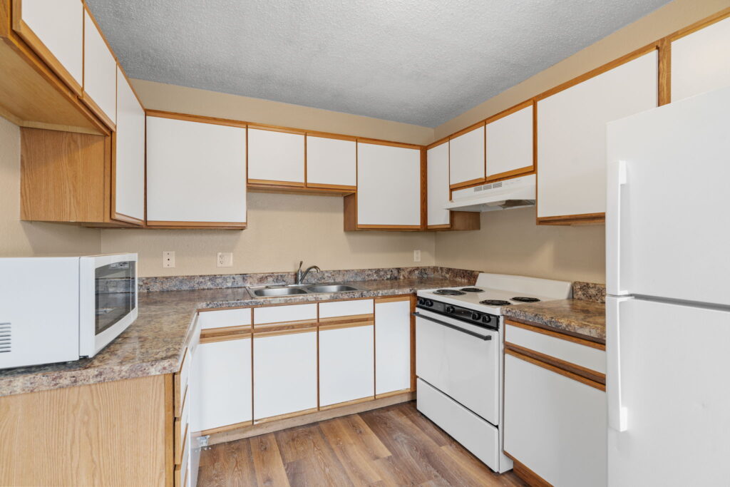 28-web-or-mls-1054 8th Ave-28