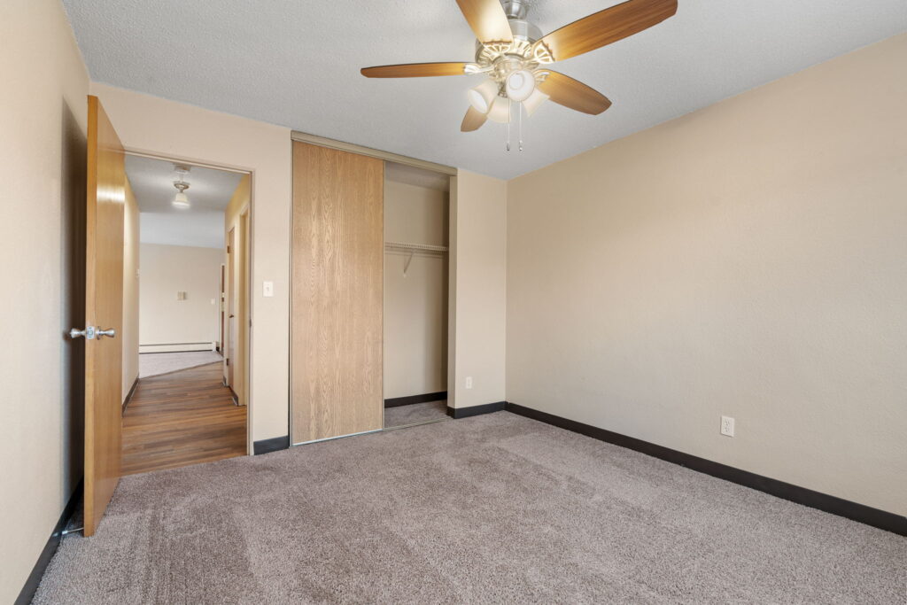 33-web-or-mls-1054 8th Ave-33