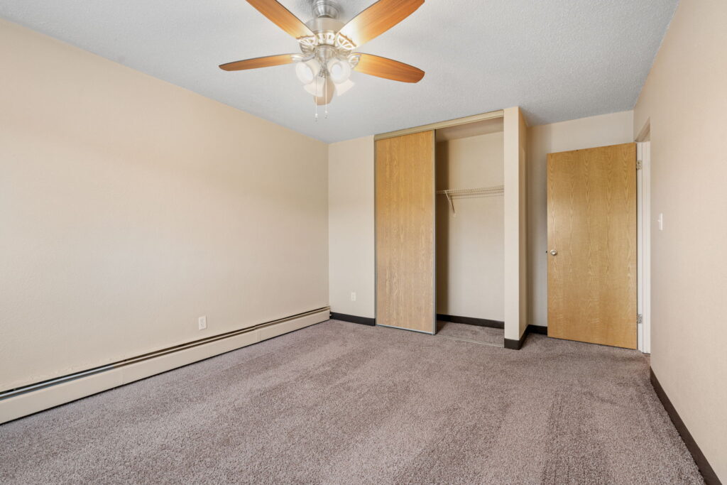 35-web-or-mls-1054 8th Ave-35