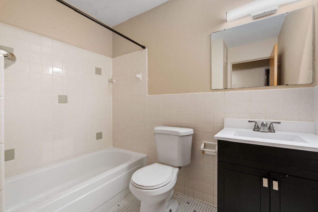 36-web-or-mls-1054 8th Ave-36