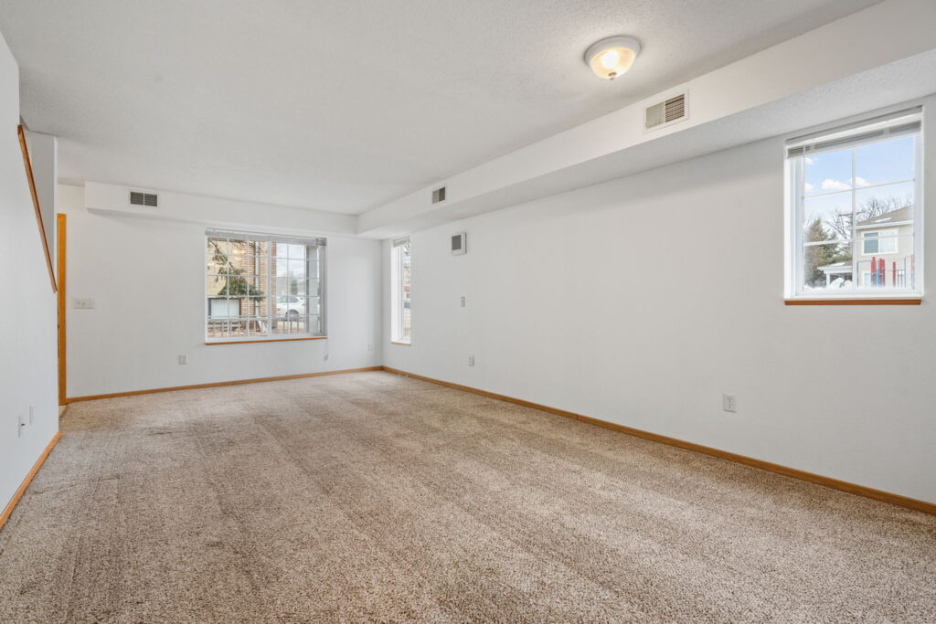 5-web-or-mls-1054 8th Ave-5