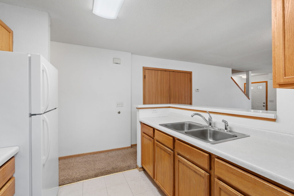 9-web-or-mls-1054 8th Ave-9