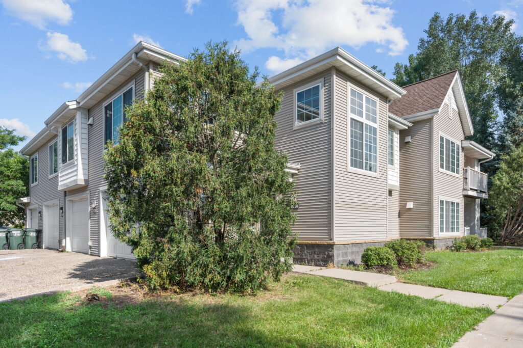 7-web-or-mls-1040 8th Ave S-7